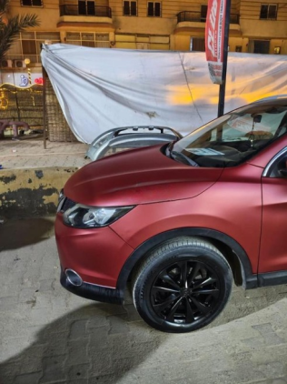 Nissan Qashqai 2017 Dark Red Used for Sale