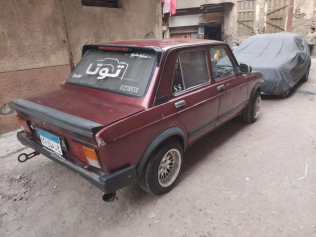 فيات 127 1996 أحمر غامق مستعملة للبيع
