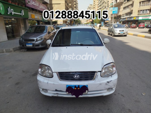 Hyundai Verna 2019 White Used for Sale - 1