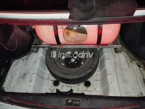 Hyundai Verna 2019 White Used for Sale - 6