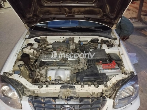 Hyundai Verna 2019 White Used for Sale - 7