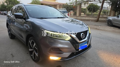 Nissan Qashqai 2019 White Used for Sale - 3