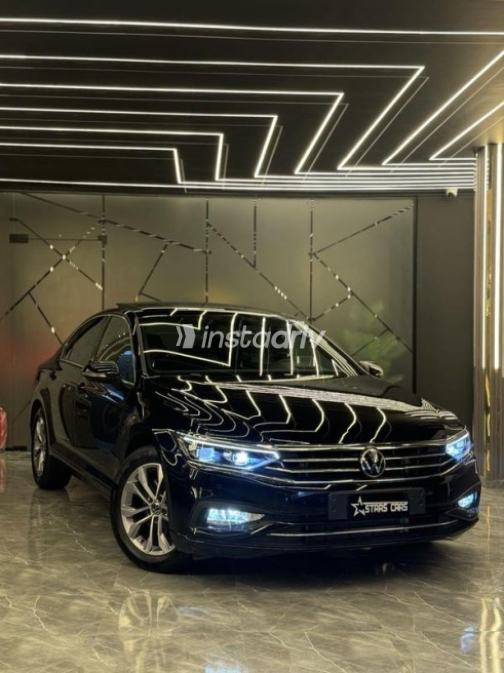 Volkswagen Passat 2021 Black Used for Sale - 1