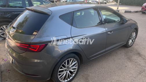 Seat Leon 2018 Gray Used for Sale - 3