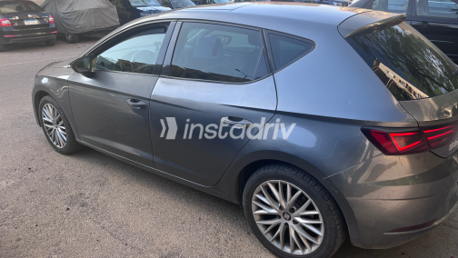 Seat Leon 2018 Gray Used for Sale - 6