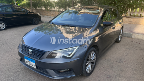 Seat Leon 2018 Gray Used for Sale - 7