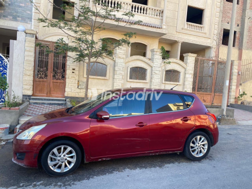 Nissan Tiida 2014 White Automatic Used for Sale in Madinaty - 1