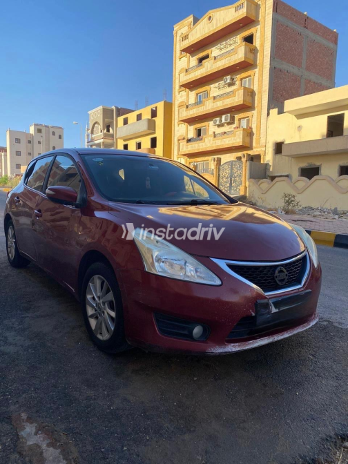 Nissan Tiida 2014 White Automatic Used for Sale in Madinaty - 2