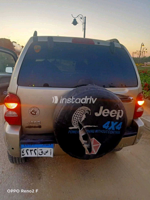 Jeep Liberty 2002 Gold Automatic Used for Sale in Giza - 1