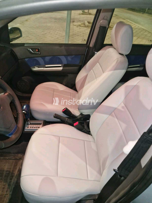 Hyundai Getz 2009 Silver Automatic Used for Sale in Cairo - 5