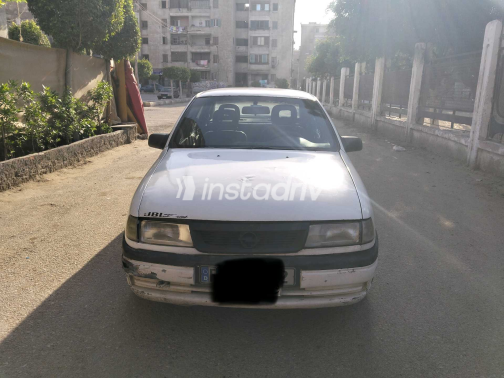 Opel Vectra 1994 White Automatic Used for Sale in Khanka - 1