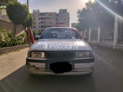 Opel Vectra 1994 White Automatic Used for Sale in Khanka - 5