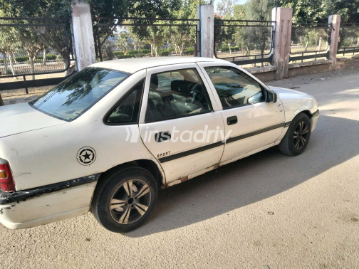 Opel Vectra 1994 White Automatic Used for Sale in Khanka - 6