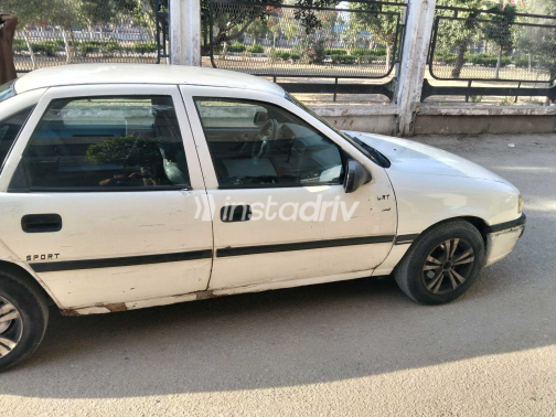 Opel Vectra 1994 White Automatic Used for Sale in Khanka - 9