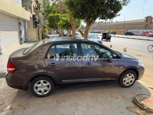 Nissan Tiida 2009 Gray Automatic Used for Sale in Sheraton - 1