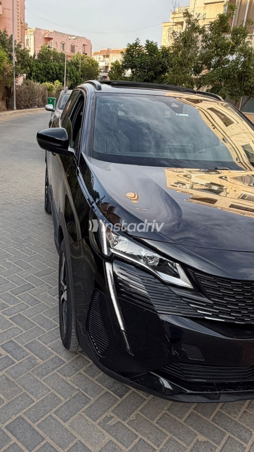 بيجو 3008 2024 أسود أوتوماتيك مستعملة للبيع في الجيزة - 2