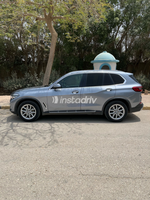 BMW X5 2020 Gray Automatic Used for Sale in Cairo - 3
