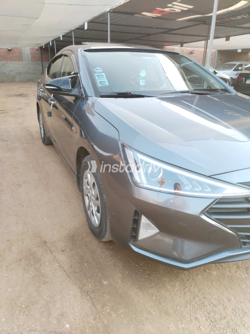 هيونداي إلنترا اى دى 2019 رمادي أوتوماتيك مستعملة للبيع في الجيزة - 3