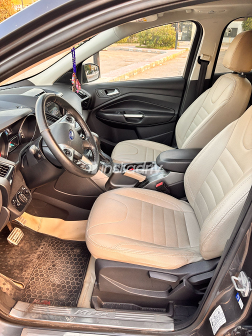 Ford Kuga 2016 Gray Automatic Used for Sale in Alexandria - 4