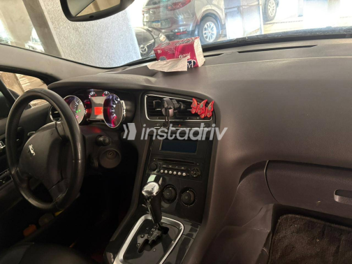 Peugeot 5008 2014 White Automatic Used for Sale in Maadi - 9