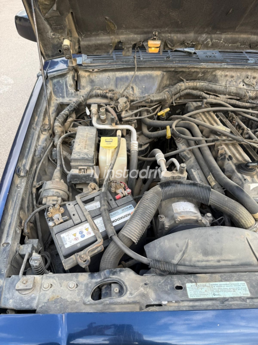 جيب شيروكي 2000 أزرق أوتوماتيك مستعملة للبيع في الجيزة - 6