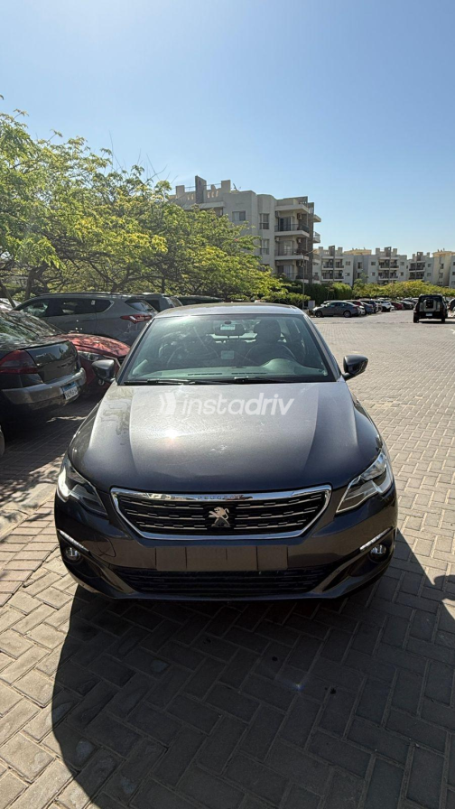 Peugeot 301 2021 Silver Automatic Used for Sale in Giza - 4