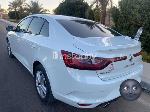 Renault Megane 2020 White Automatic Used for Sale in Aswan - 2