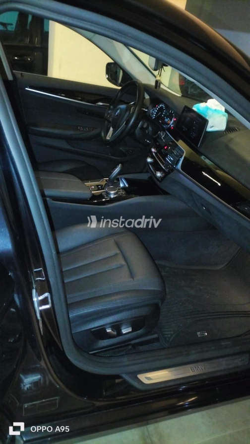 بي ام دبليو 520 2019 أسود أوتوماتيك مستعملة للبيع في مصر الجديدة - 3