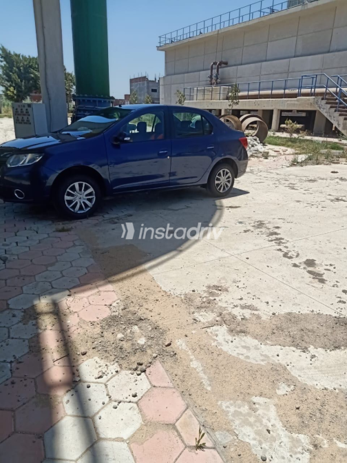 Renault Logan 2017 Blue Manual Used for Sale in Alexandria - 3