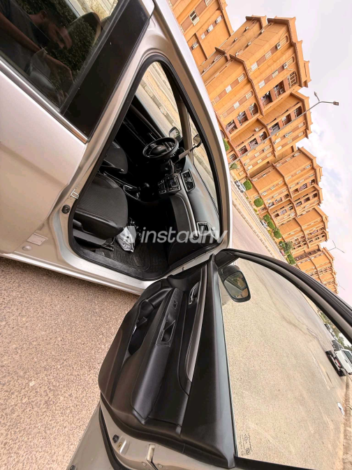 Suzuki Ciaz 2015 Silver Automatic Used for Sale in Maadi - 5