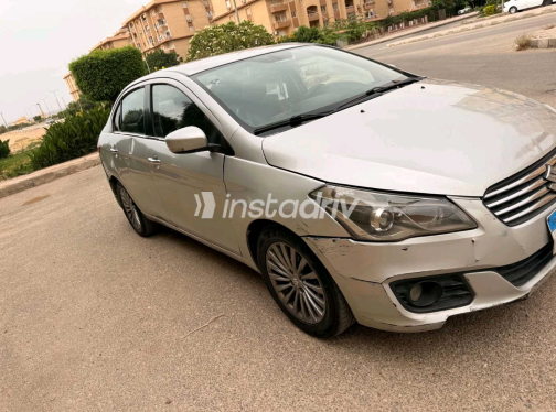 Suzuki Ciaz 2015 Silver Automatic Used for Sale in Maadi - 9