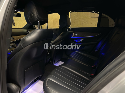Mercedes E 350 2018 Silver Automatic Used for Sale in Cairo - 4