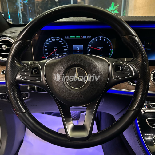 Mercedes E 350 2018 Silver Automatic Used for Sale in Cairo - 9