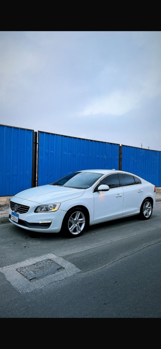 فولفو S60 2015 أبيض أوتوماتيك مستعملة للبيع في مدينتى