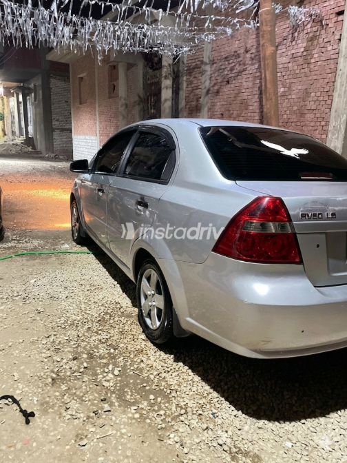 شيفروليه افيو 2012 فضي يدوي مستعملة للبيع في المعادى - 4