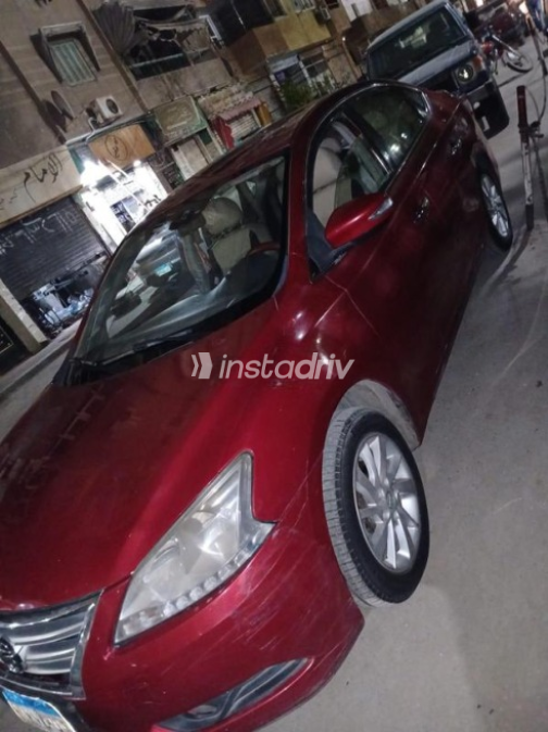 Nissan Sentra 2017 White Automatic Used for Sale in Greater Cairo ( Cairo + Giza) - 4