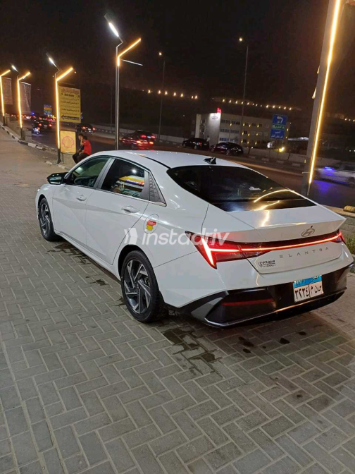 Hyundai Elantra CN7 2024 White Automatic Used for Sale in Mokattam - 5