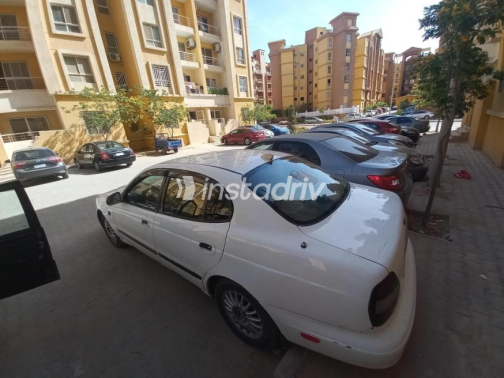 دايو ليوجانزا 2000 أبيض يدوي مستعملة للبيع في 6 أكتوبر - 3