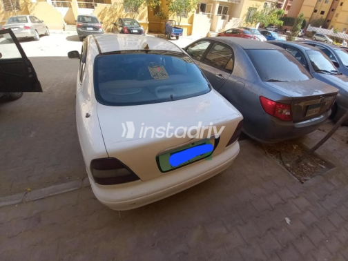 دايو ليوجانزا 2000 أبيض يدوي مستعملة للبيع في 6 أكتوبر - 4