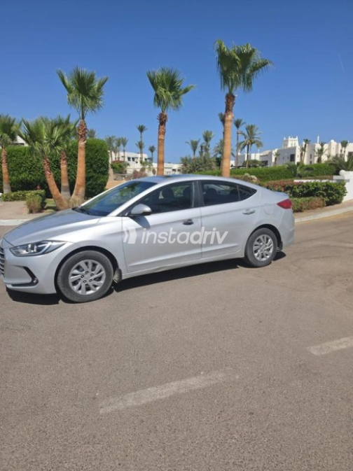 Hyundai Elantra AD 2019 Silver Automatic Used for Sale in Giza - 4