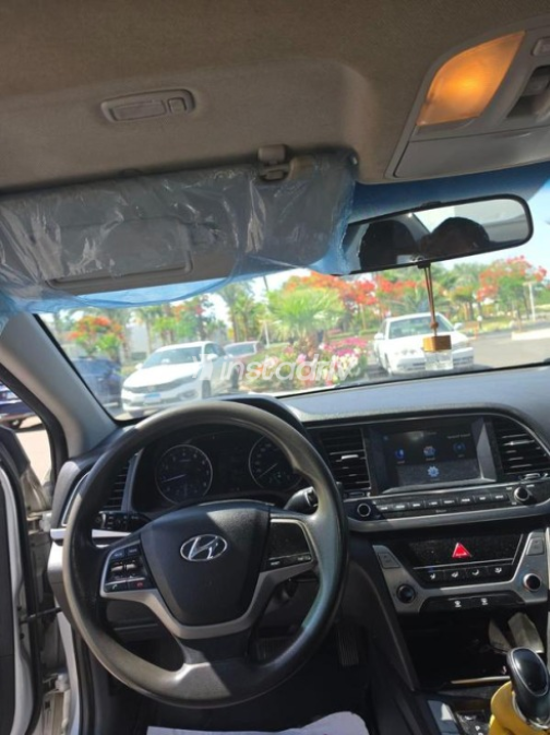 Hyundai Elantra AD 2019 Silver Automatic Used for Sale in Giza - 7