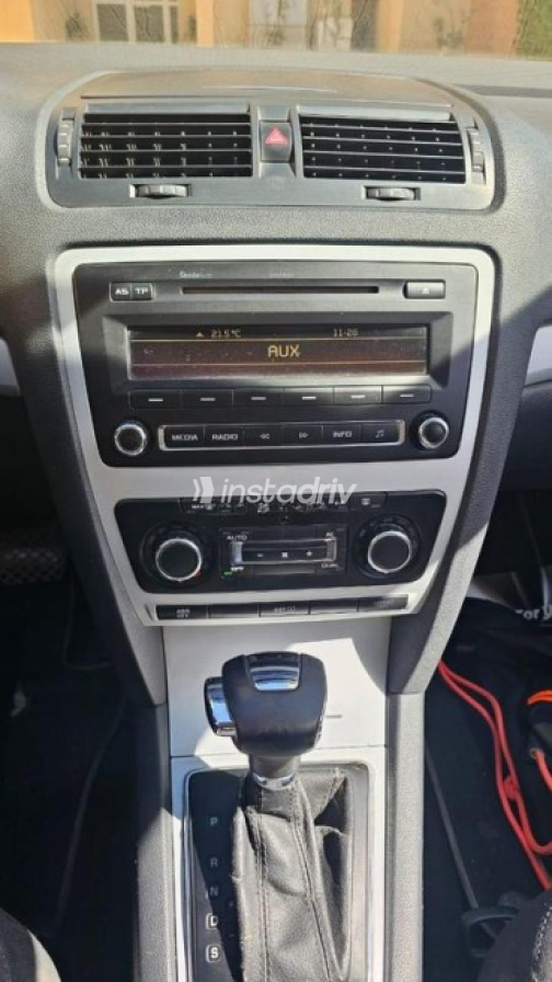 Skoda Octavia Combi 2010 Blue Automatic Used for Sale in Dokki - 6