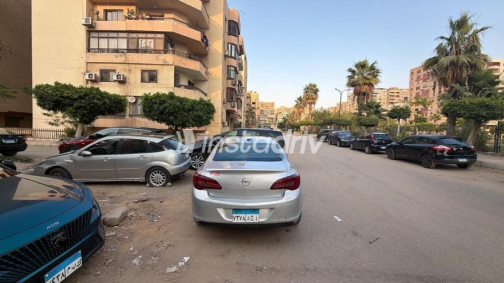 Opel Astra 2017 Silver Automatic Used for Sale in Nasr city - 1