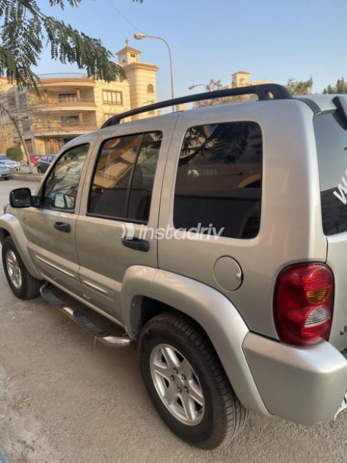 Jeep Cherokee 2002 Silver Automatic Used for Sale in Obour City - 1