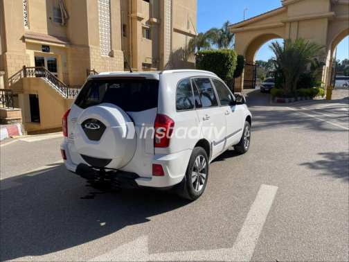 Chery Tiggo 3 2023 White Automatic Used for Sale in Greater Cairo ( Cairo + Giza) - 1