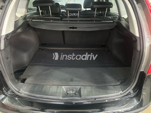 هيونداي I30 2010 أسود أوتوماتيك مستعملة للبيع في الجيزة - 3