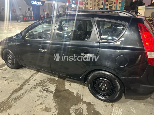 هيونداي I30 2010 أسود أوتوماتيك مستعملة للبيع في الجيزة - 5
