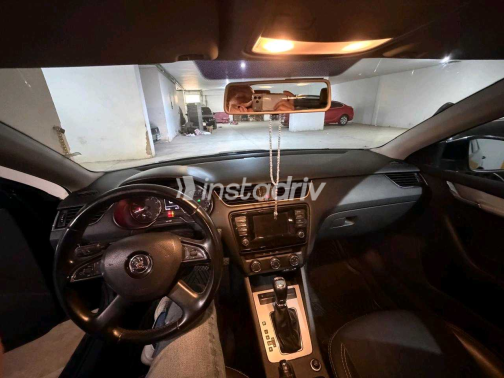 Skoda Octavia 2016 Black Automatic Used for Sale in Nasr city - 4