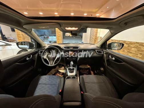 Nissan Qashqai 2017 Gray Automatic Used for Sale in Pyramids Gardens - 5