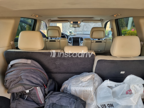 Jeep Grand Cherokee 2014 Black Automatic Used for Sale in Cairo - 2
